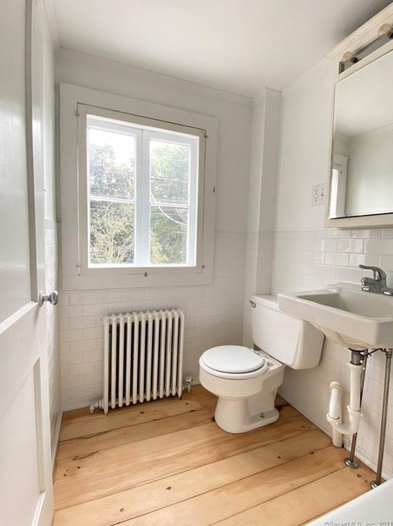 67 Whitfield St, Guilford CT  06437-2631 exterior