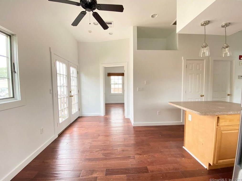 23 Water St, Guilford CT  06437-2837 exterior