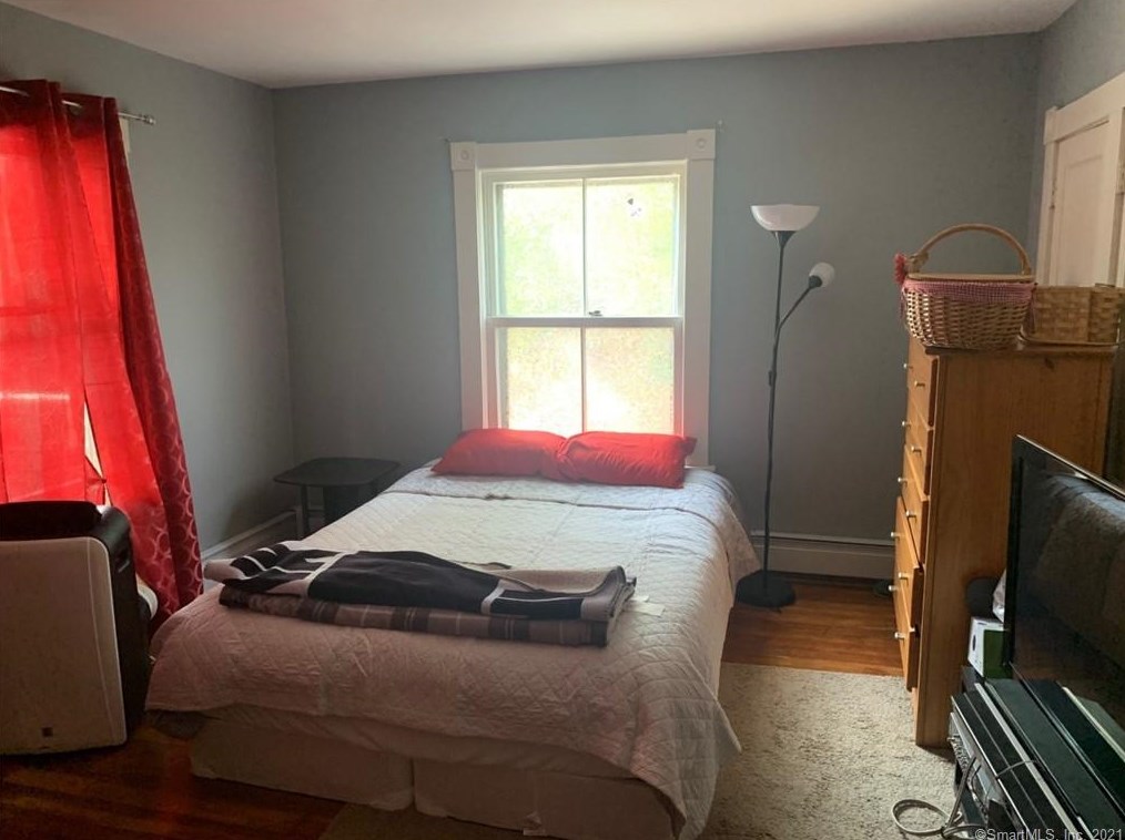 162 Walnut St, Chestnut Hill CT  06226-2311 exterior
