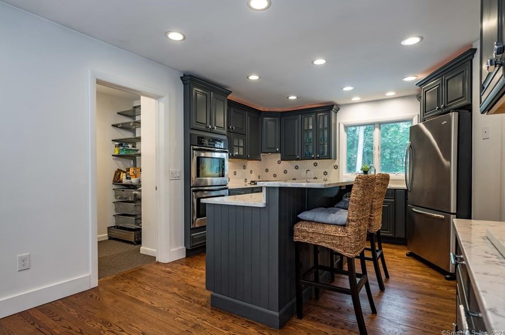 10 Christy Hts, Fenwick CT  06475-1217 exterior