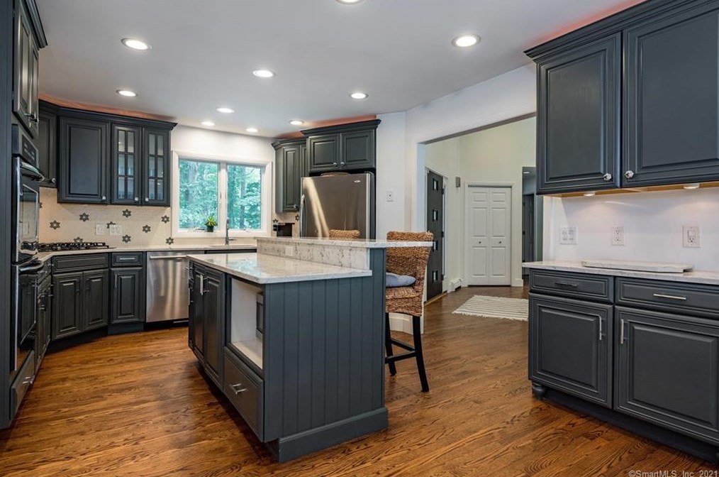 10 Christy Hts, Fenwick CT  06475-1217 exterior