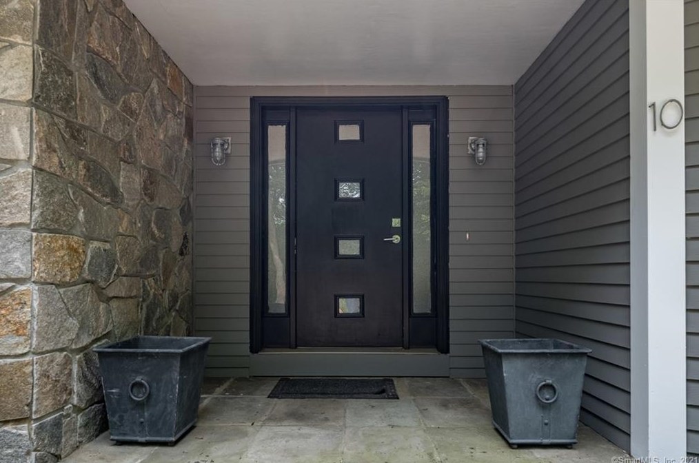 10 Christy Hts, Fenwick CT  06475-1217 exterior