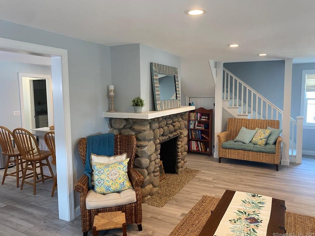 49 Vincent Ave, Fenwick CT  06475-1948 exterior