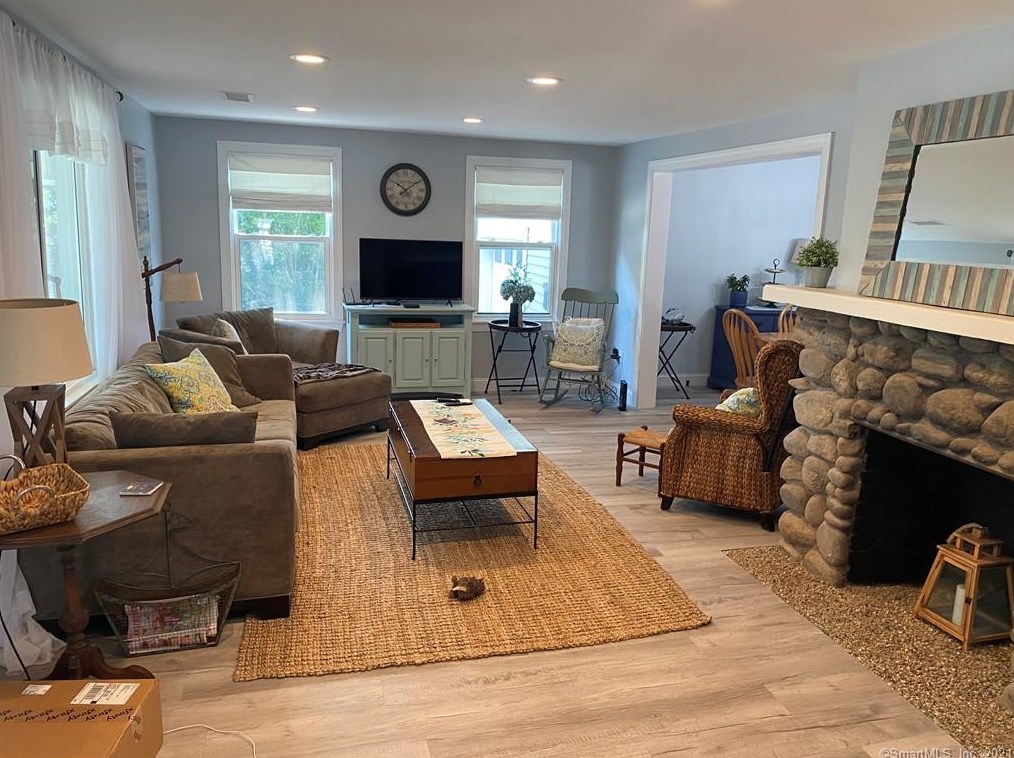 49 Vincent Ave, Fenwick CT  06475-1948 exterior