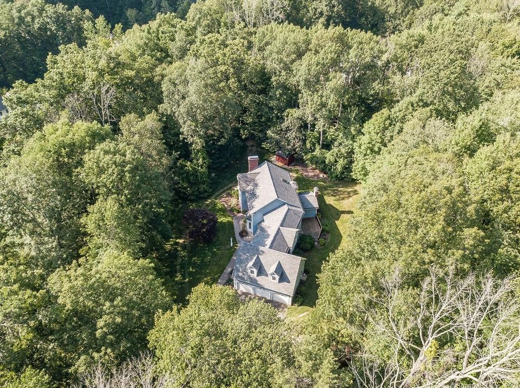 48 Andrew Dr, Collinsville CT  06019-5000 exterior