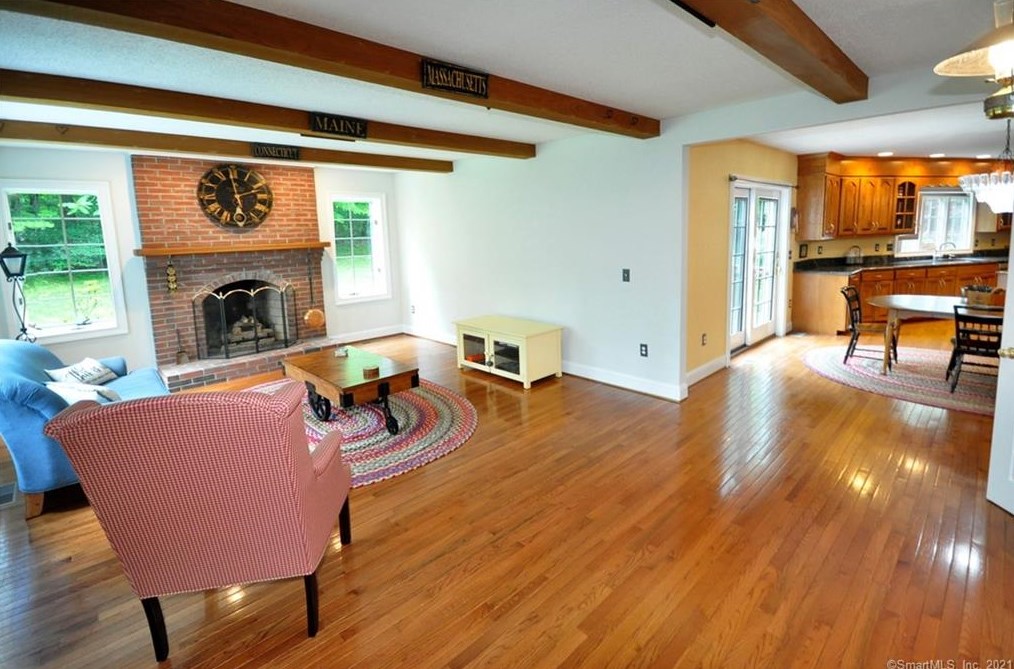 48 Andrew Dr, Collinsville CT  06019-5000 exterior