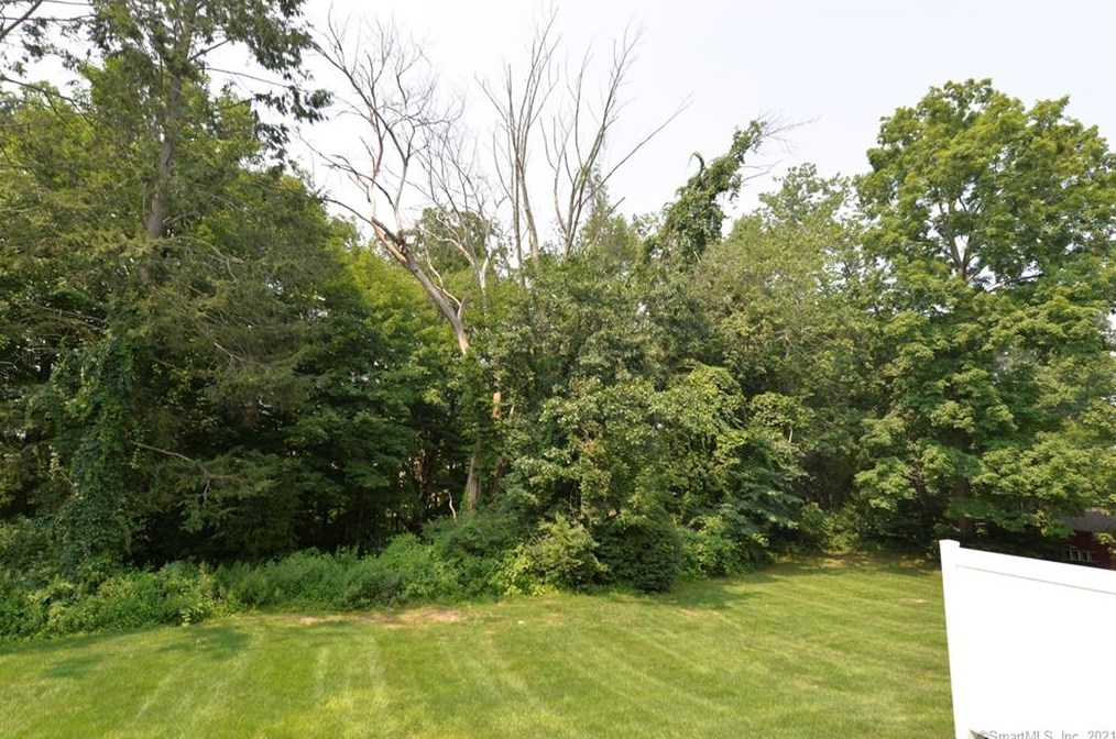 56 Prospect St, Watertown CT  06795-2515 exterior