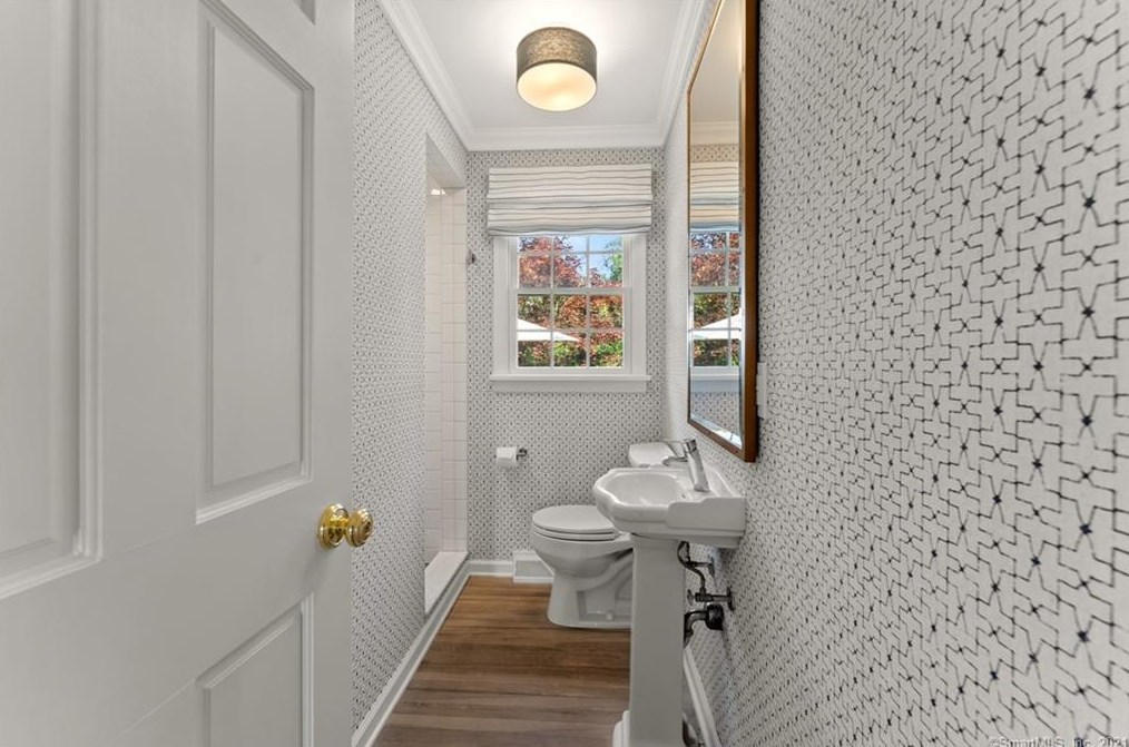 18 Northrup St, Bridgewater CT  06752-1607 exterior