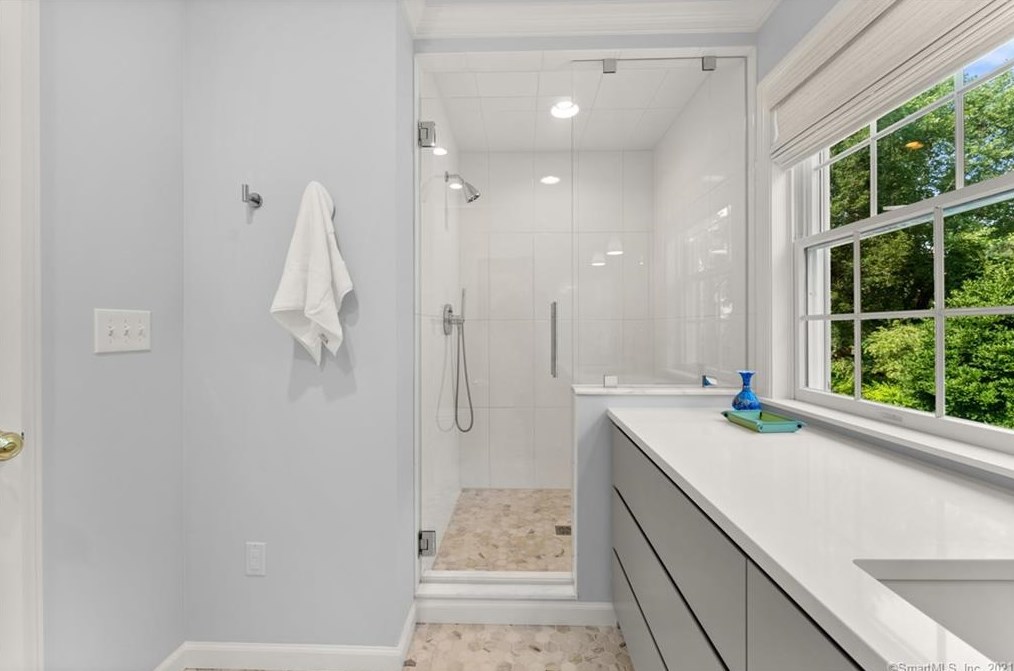 18 Northrup St, Bridgewater CT  06752-1607 exterior