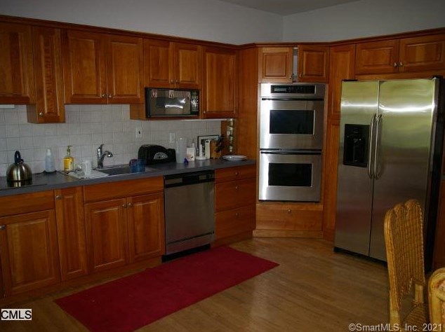 3 Forest Rd, Weston CT  06883-2307 exterior