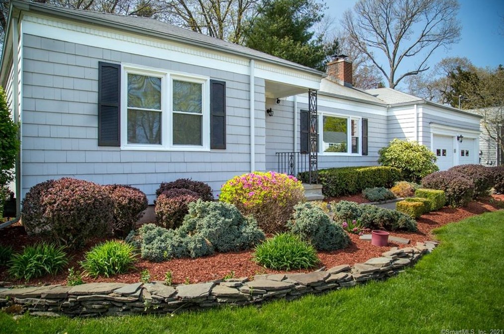 176 Corbin Rd, New Haven CT  06517-2910 exterior