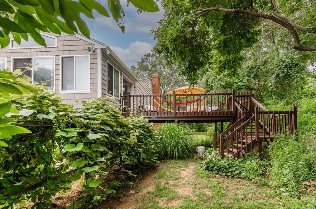 861 Grassy Hill Rd, Orange CT  06477-1605 exterior