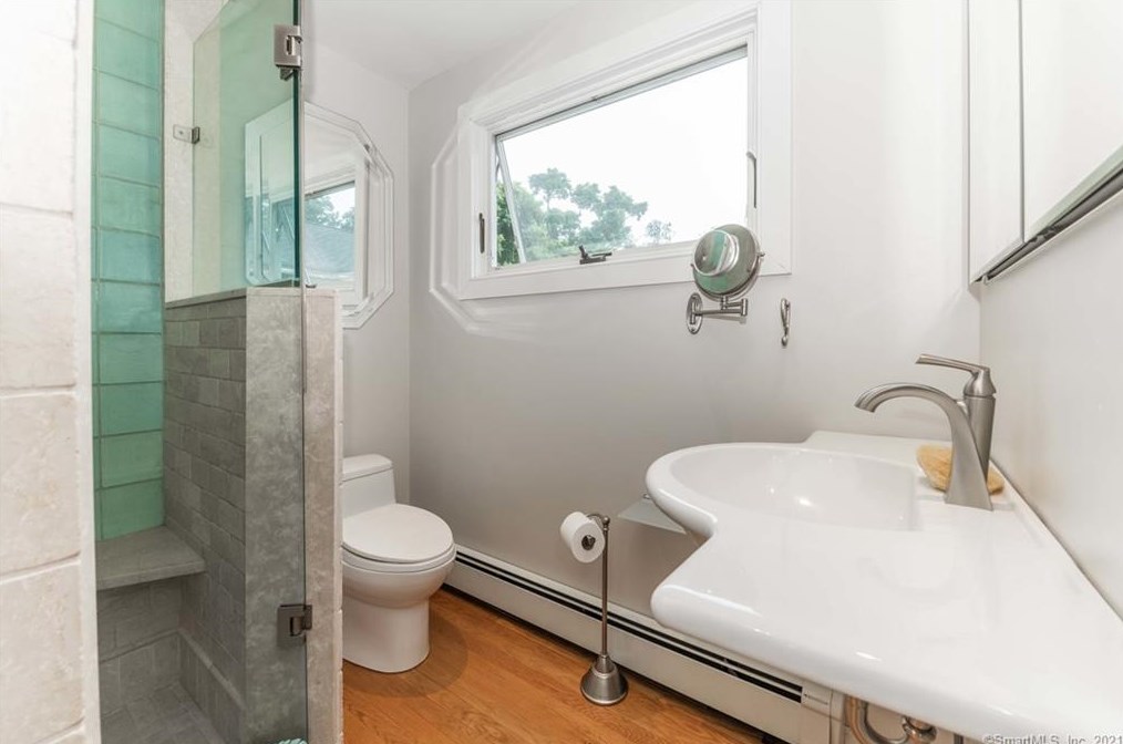 861 Grassy Hill Rd, Orange CT  06477-1605 exterior