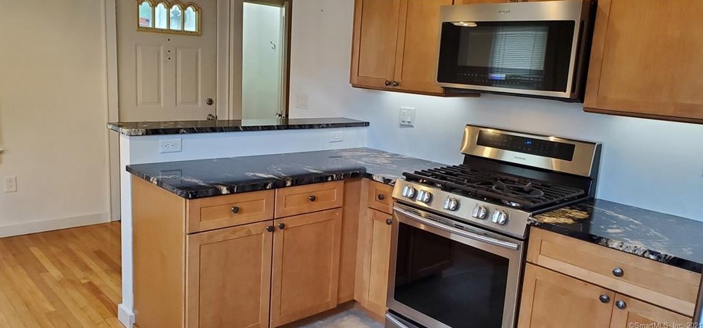 13 High Street Ext, Danbury CT  06810-8115 exterior