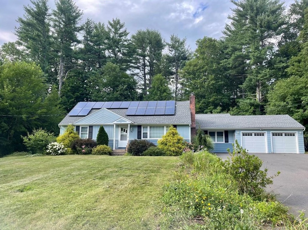 26 Ichabod Rd, Simsbury CT  06070-2813 exterior