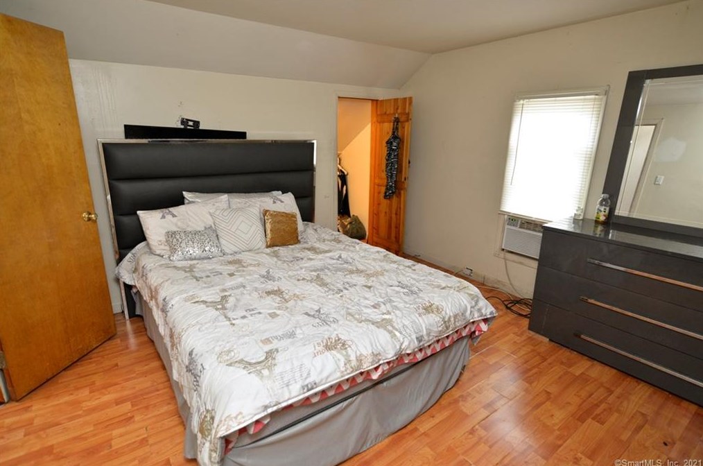 316 Cook Ave, Meriden CT 06451-5502 exterior