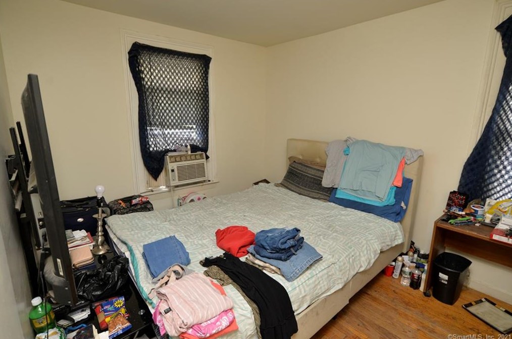 316 Cook Ave, Meriden CT 06451-5502 exterior