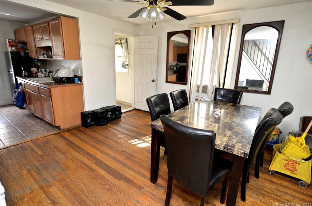 316 Cook Ave, Meriden CT 06451-5502 exterior