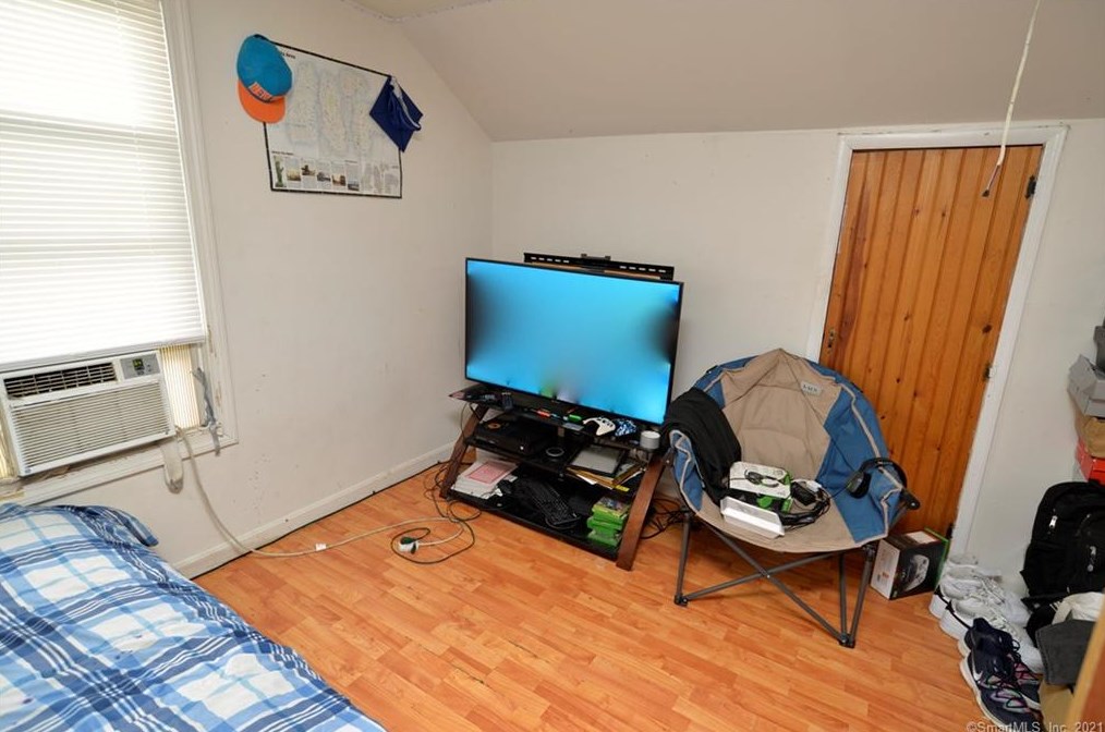 316 Cook Ave, Meriden CT 06451-5502 exterior