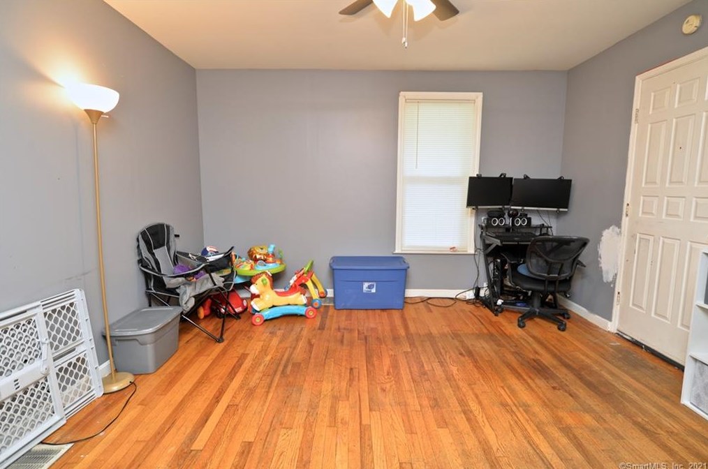 316 Cook Ave, Meriden CT 06451-5502 exterior