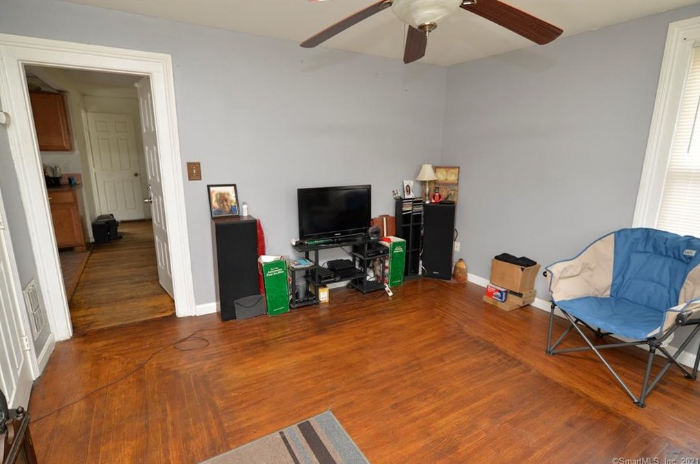 316 Cook Ave, Meriden CT 06451-5502 exterior