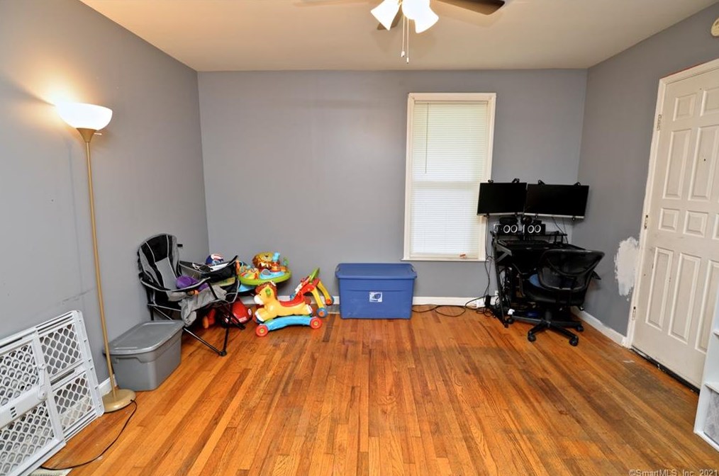 316 Cook Ave, Meriden CT 06451-5502 exterior