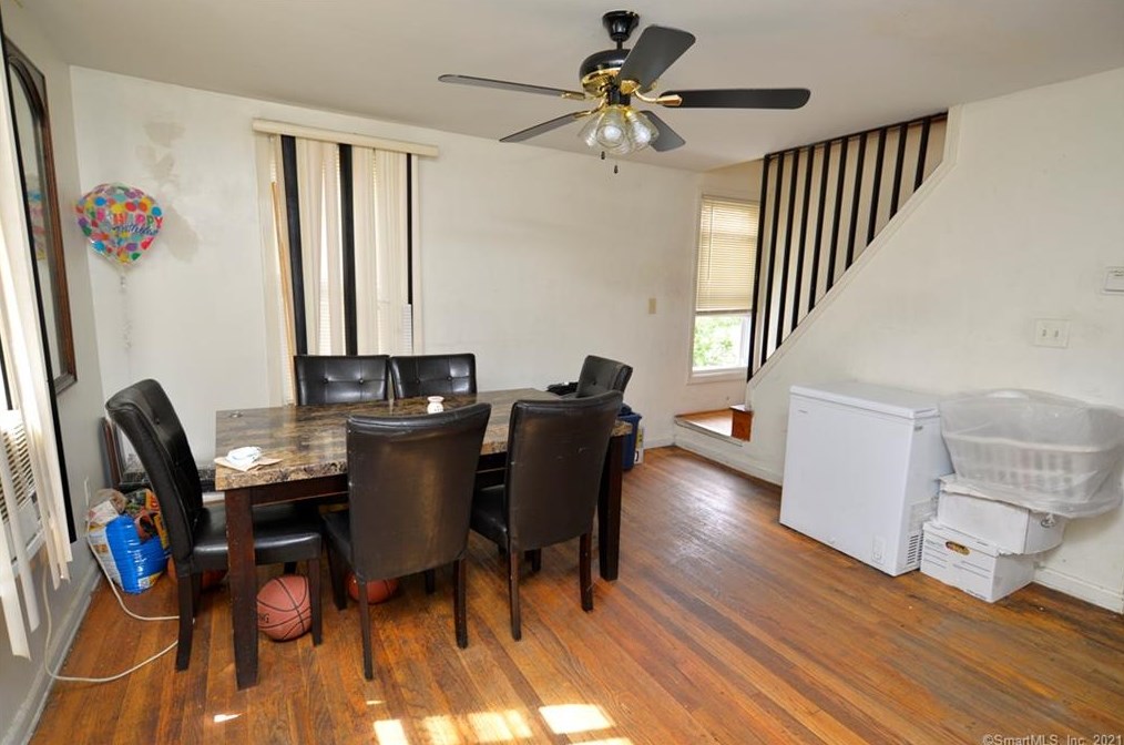 316 Cook Ave, Meriden CT 06451-5502 exterior