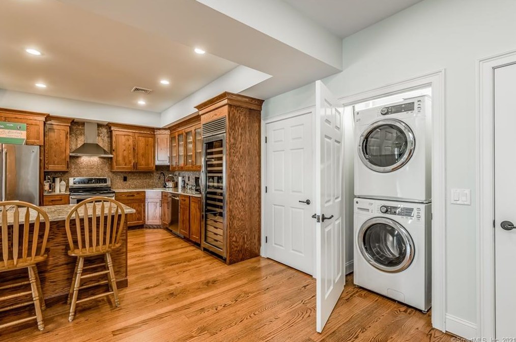 16 Channelside Dr, Fenwick CT  06475-1430 exterior