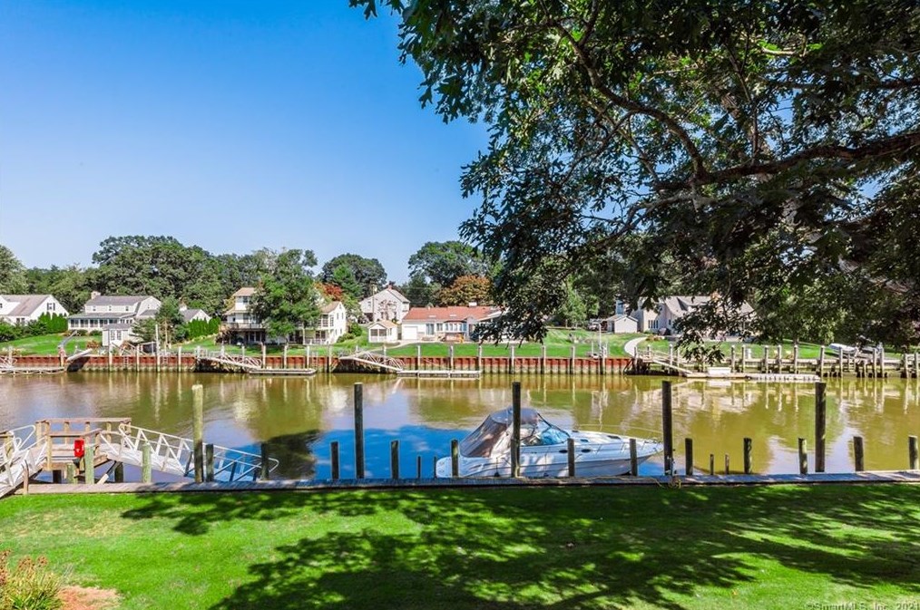 16 Channelside Dr, Fenwick CT  06475-1430 exterior