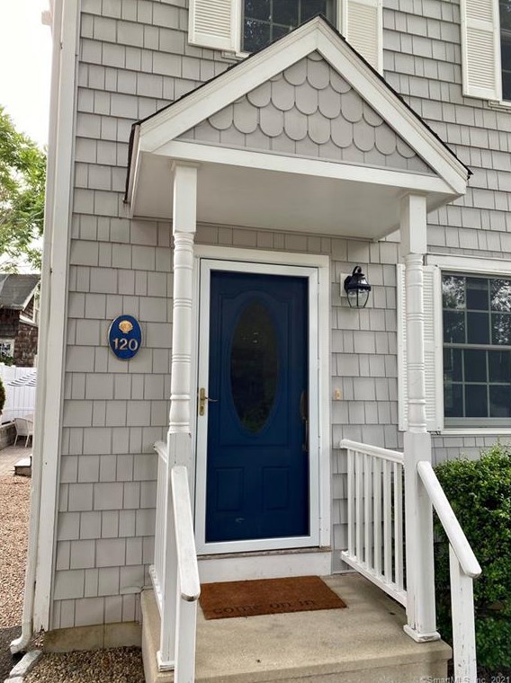 120 Limewood Ave, Branford CT  06405-5305 exterior