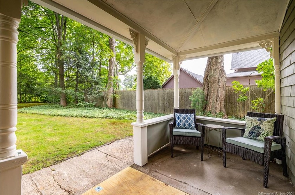 42 Cottage St, Unionville CT  06085-1108 exterior