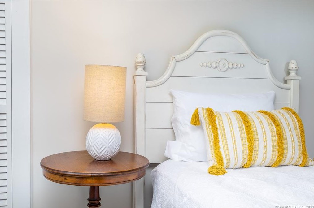 42 Cottage St, Unionville CT  06085-1108 exterior