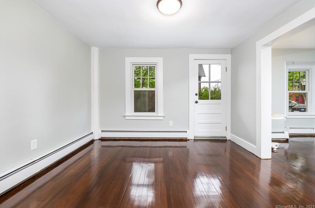 42 Cottage St, Unionville CT  06085-1108 exterior