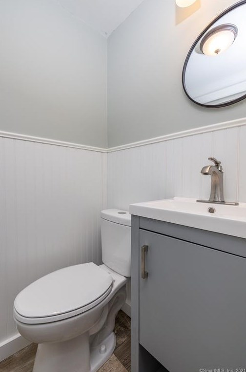 42 Cottage St, Unionville CT  06085-1108 exterior