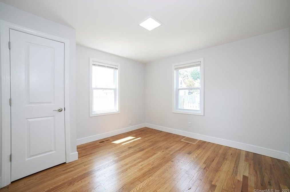 15 Emily Rd, New Haven CT  06513-1717 exterior