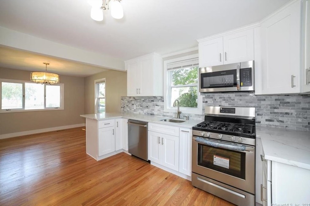 15 Emily Rd, New Haven CT  06513-1717 exterior