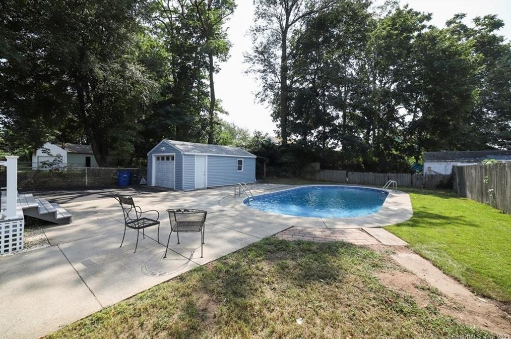 15 Emily Rd, New Haven CT  06513-1717 exterior