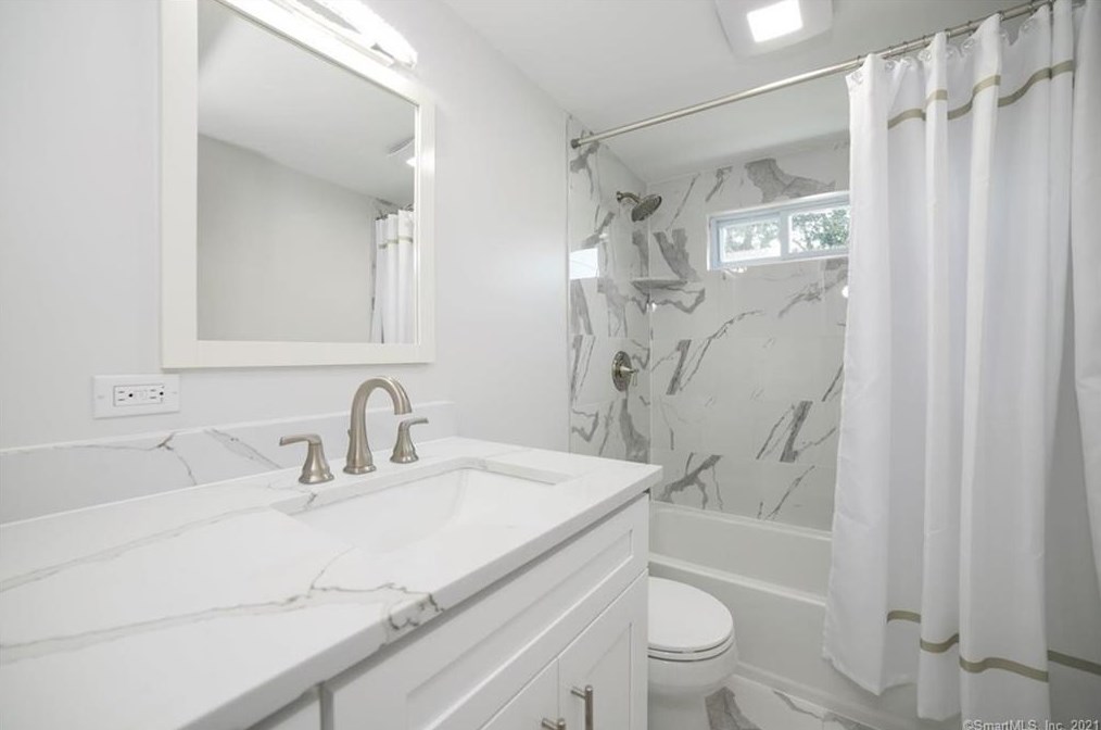 15 Emily Rd, New Haven CT  06513-1717 exterior