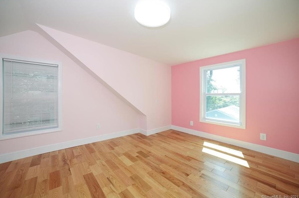 15 Emily Rd, New Haven CT  06513-1717 exterior