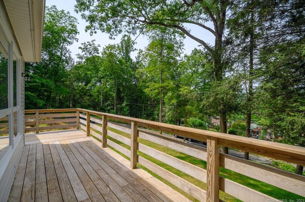 31 Laurel Trl, Sandy Hook CT  06482-1243 exterior