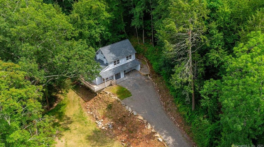 31 Laurel Trl, Sandy Hook CT  06482-1243 exterior