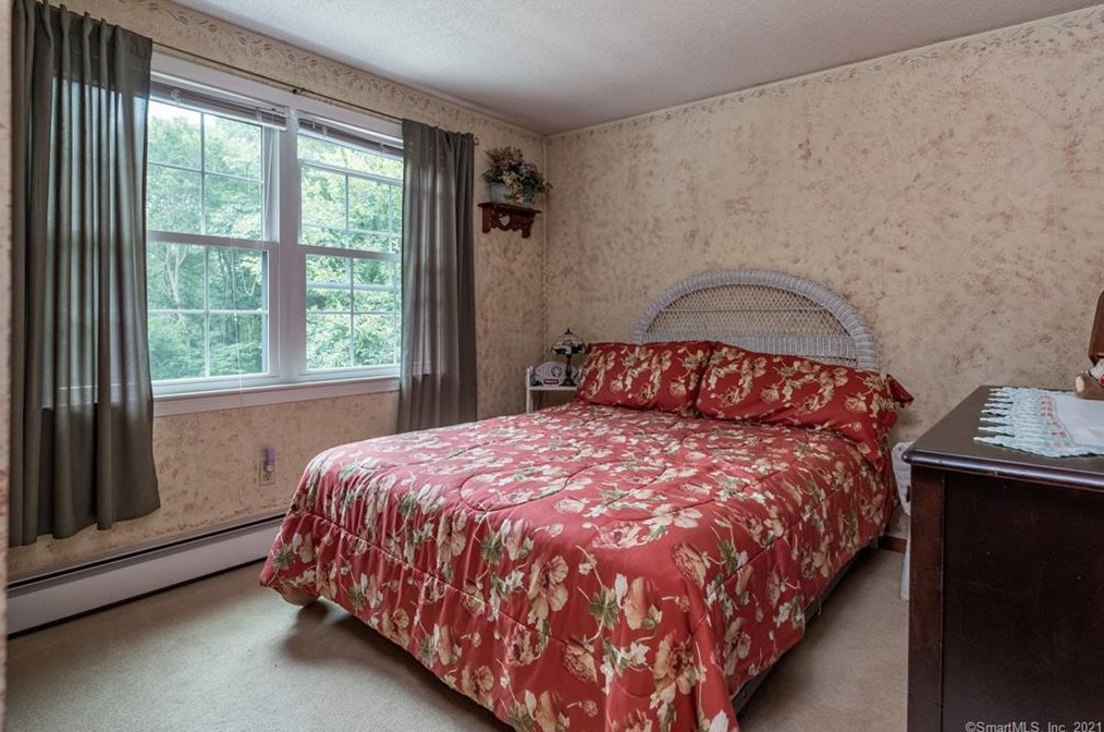 76 Ironworks Rd, Clinton CT  06413-1226 exterior