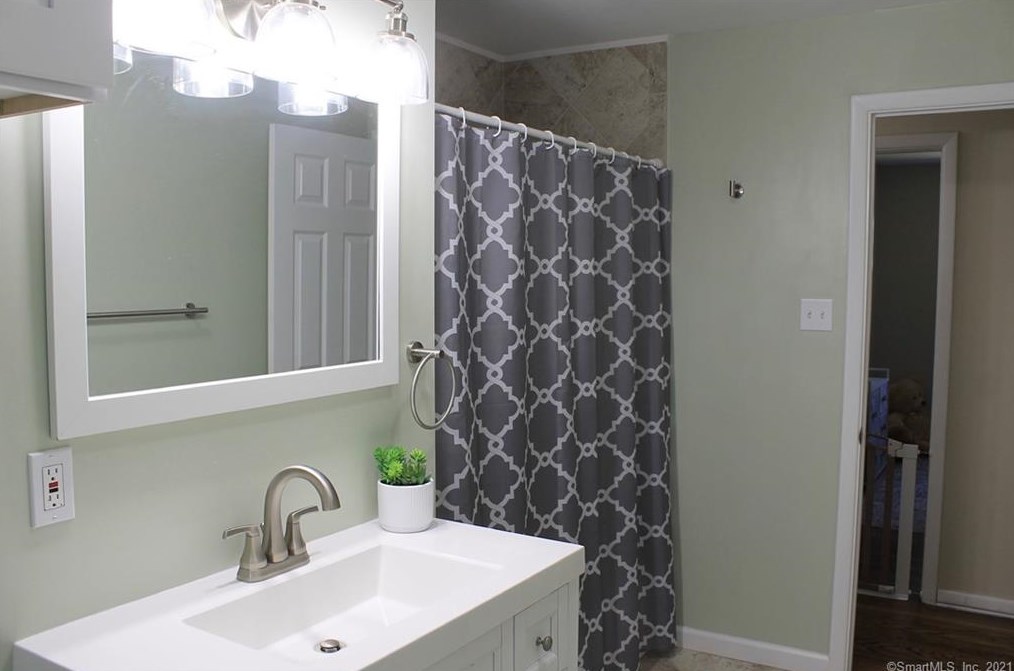 17 Bob White Way, Simsbury CT  06089-9767 exterior