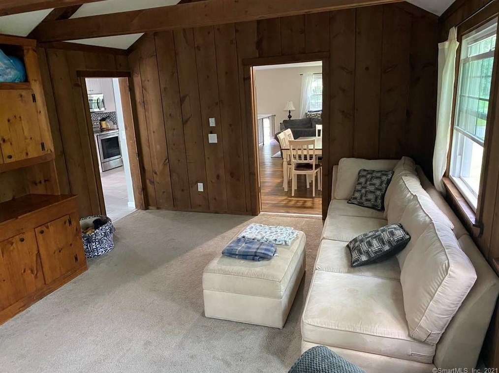 17 Bob White Way, Simsbury CT  06089-9767 exterior