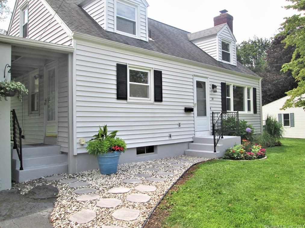 24 Clark St, New Haven CT  06518-2420 exterior