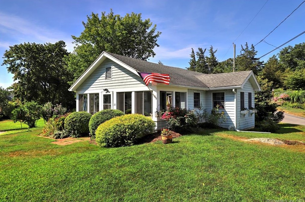 20 Highland Ave, Guilford CT  06437-3322 exterior