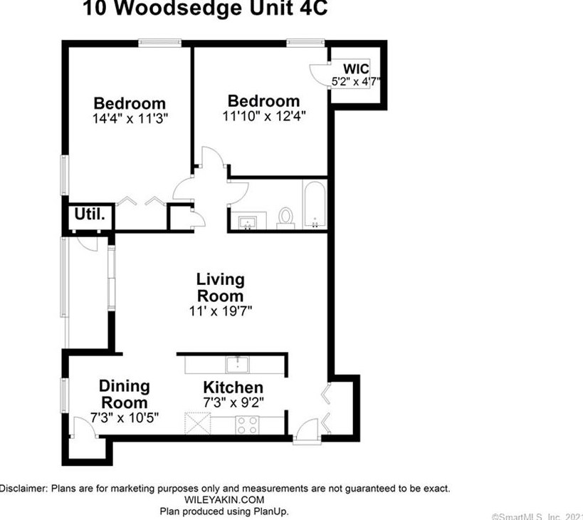 10 Woodsedge Dr, Hartford CT  06111-4226 exterior