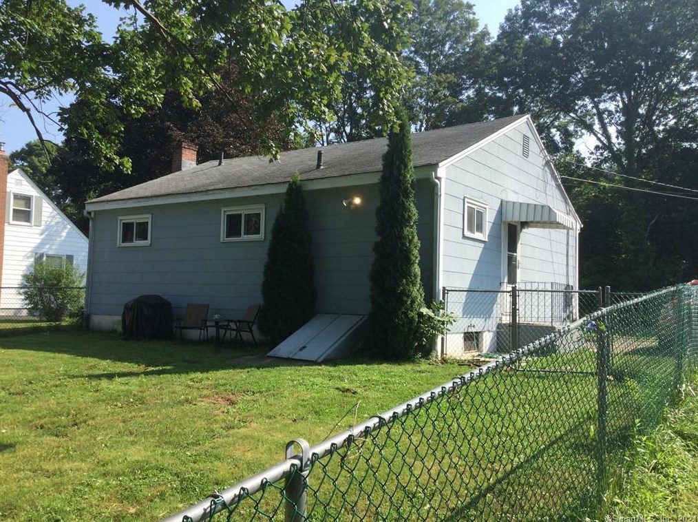 47 Westview Dr, Meriden CT  06450-4723 exterior