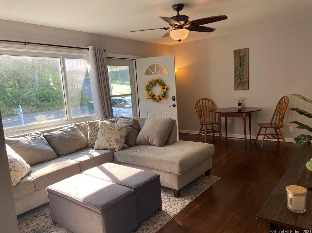 47 Westview Dr, Meriden CT  06450-4723 exterior