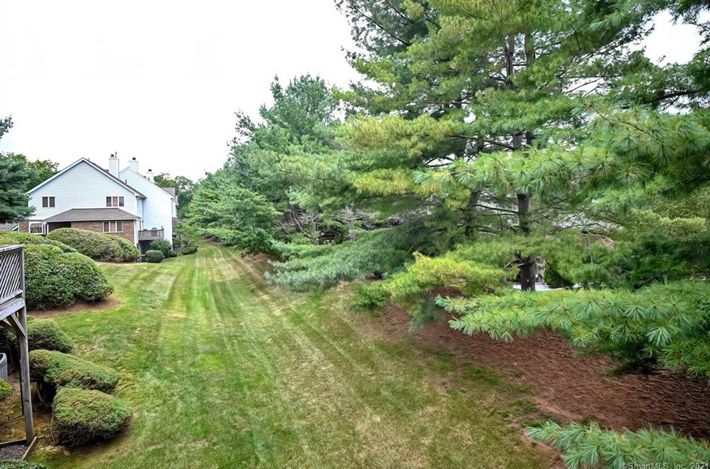 10 Steeplechase Dr, Hartford CT  06111-5700 exterior